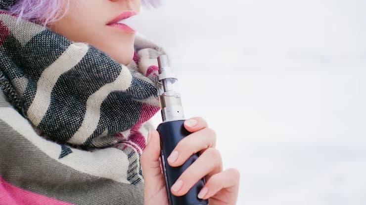 Study of Jednorazowy e-papierosy trends follows youth e-cigarette use drops to lowest level in a decade and raises policy questions