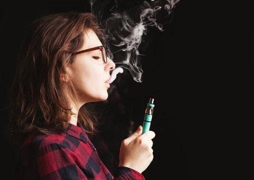 Smart Ways to Enjoy trực tiếp bóng đá Streams While Saving on e cigs online Purchases