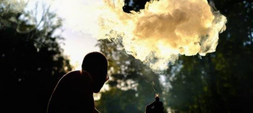 elektronická cigareta Buying Guide and e-cigarette canada Regulations for Smart Vaping Choices