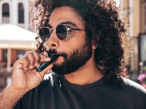 Why đá gà trực tiếp thomo c3 live streams attract viewers and e cigarette health issues demand attention