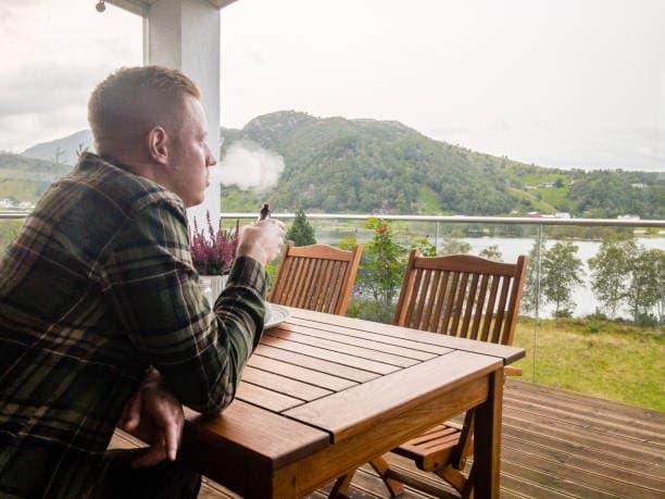 Why casino online uy tín matters now and what global e-cigarette vaping news may 2025 predicts for the market