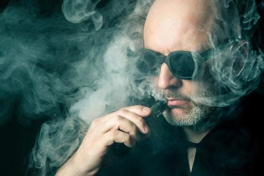 Traveler checklist for top e-cigarette brands and how air canada e cigarette policy affects carrying batteries and devices